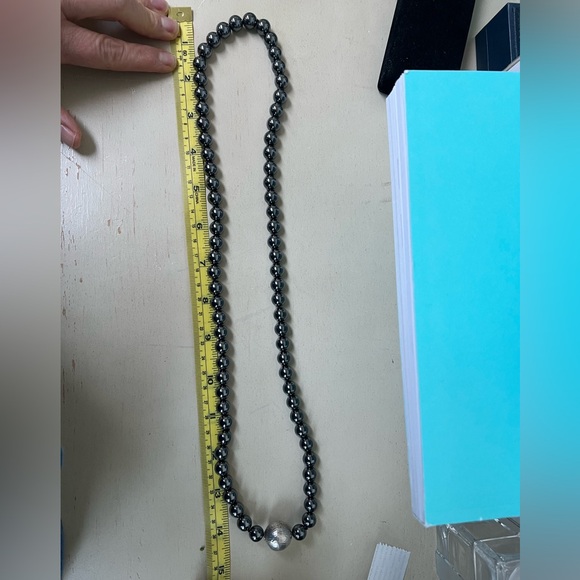 🔴Authentic LIKE NEW 🔴TIFFANY & CO Gemstone Hematite Bead Straight Up Necklace - Picture 10 of 11
